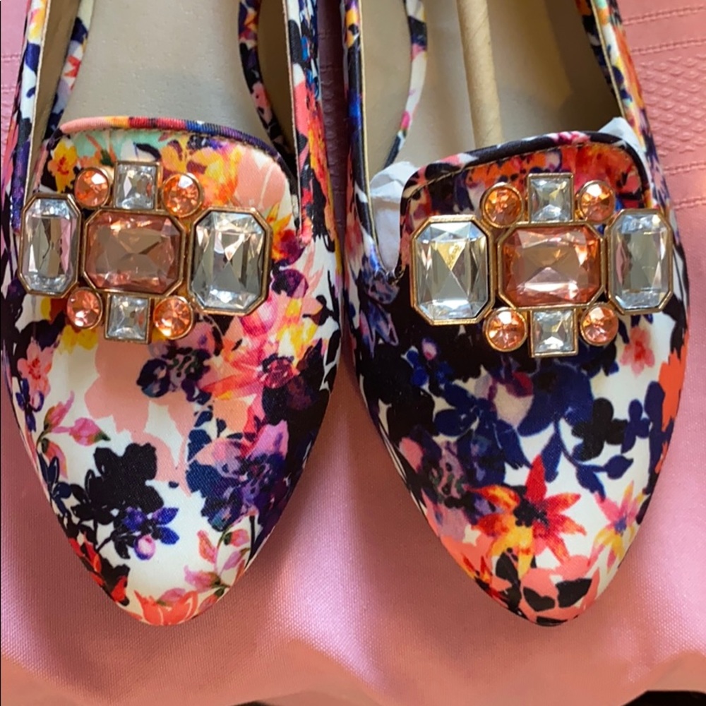 Woman’s flats - Picture 3 of 5